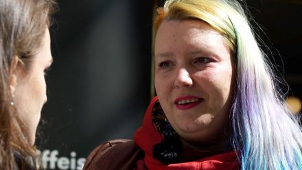 Zakladatelka Kojící guerilly: Matky se nesmí bát kojit, zahalovat se není povinnost