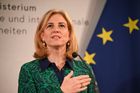 Vstoupí Rakousko do NATO? Neutralita zemi neochrání, míní šéfka diplomacie