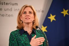 Vstoupí Rakousko do NATO? Neutralita zemi neochrání, míní šéfka diplomacie