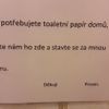 léto 2018 Čtenářská soutěž wc toaleta záchod Cedule nápisy hrozby výzvy zákazy příkazy značky