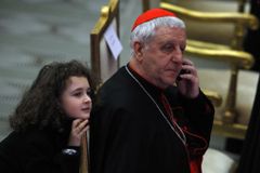 Italská vláda udeřila na katolickou církev. Daněmi