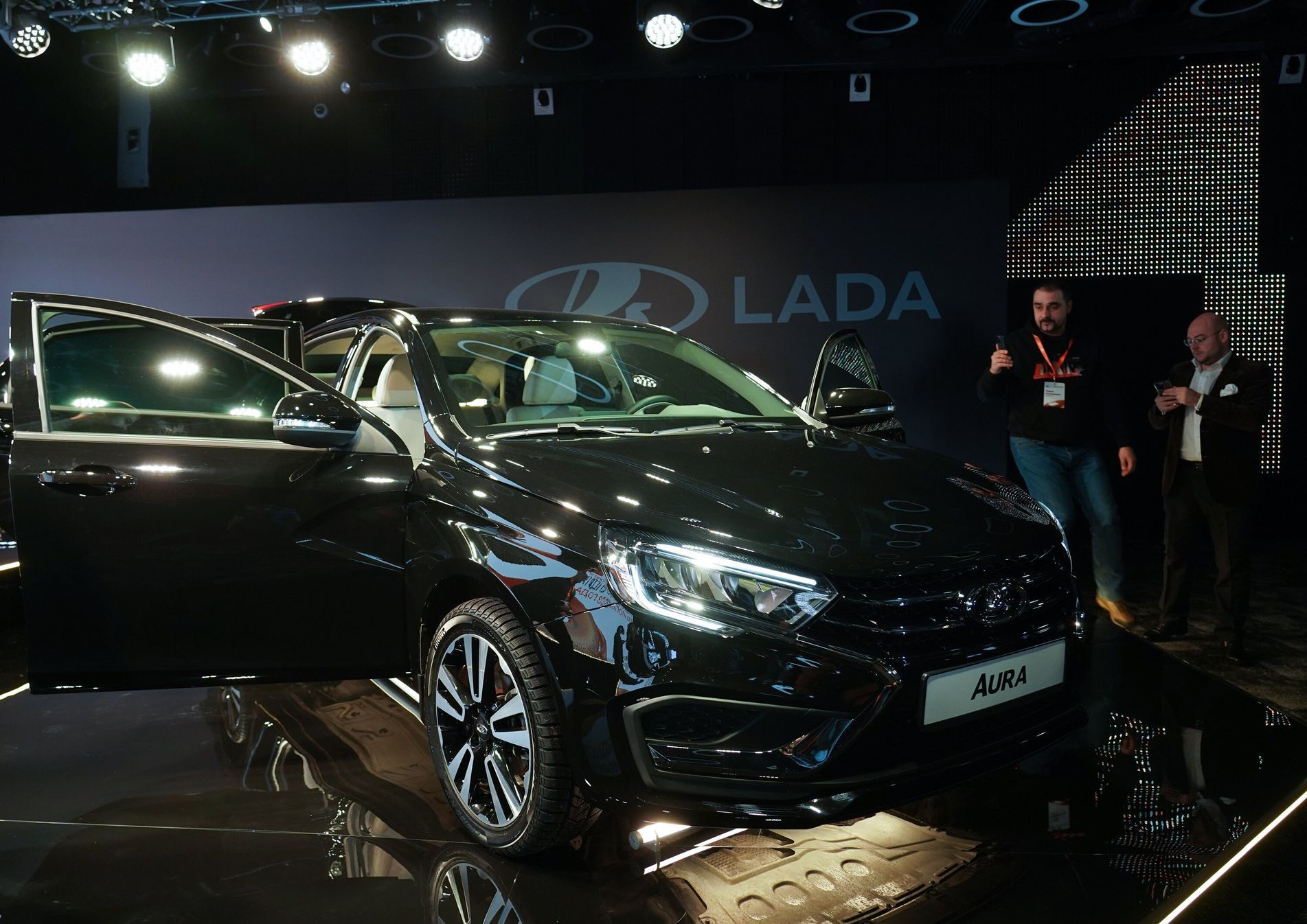 Lada Aura