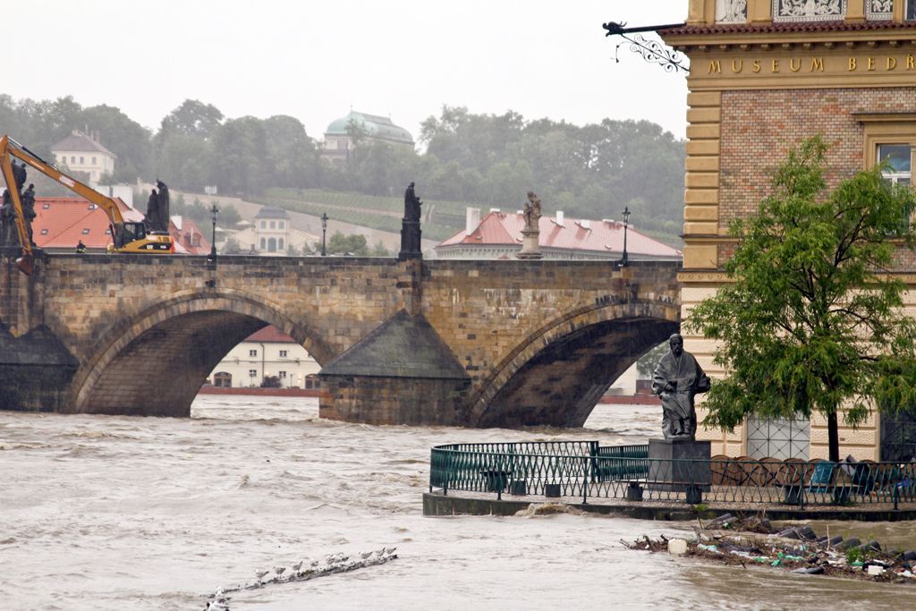 Praha povodně, 3.6. ráno