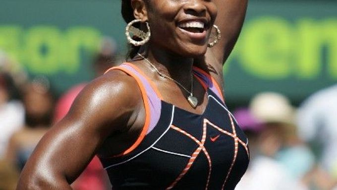 Americká tenistka Serena Williamsová se raduje z titulu na turnaji v Miami.
