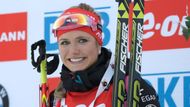 Gabriela Soukalová slaví vítězství ve sprintu Světového poháru v Pokljuce. Její osmý triumf přišel jako blesk z čistého nebe, protože české hvězdě se zatím v poolympijské sezoně vůbec nedařilo.