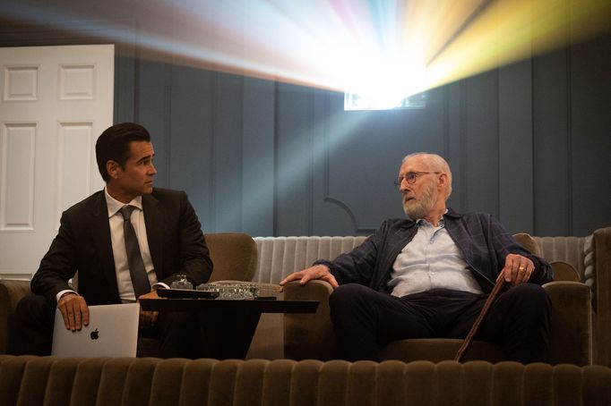 Colin Farrell jako John Sugar a James Cromwell v roli Jonathana.