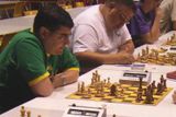 Slovenská šachová jednička Sergej Movsesjan žije v Čechách, původem je Arménec a narodil se v Gruzii. Jako oblečení pro Czech Open 2006 zvolil brazilský dres.