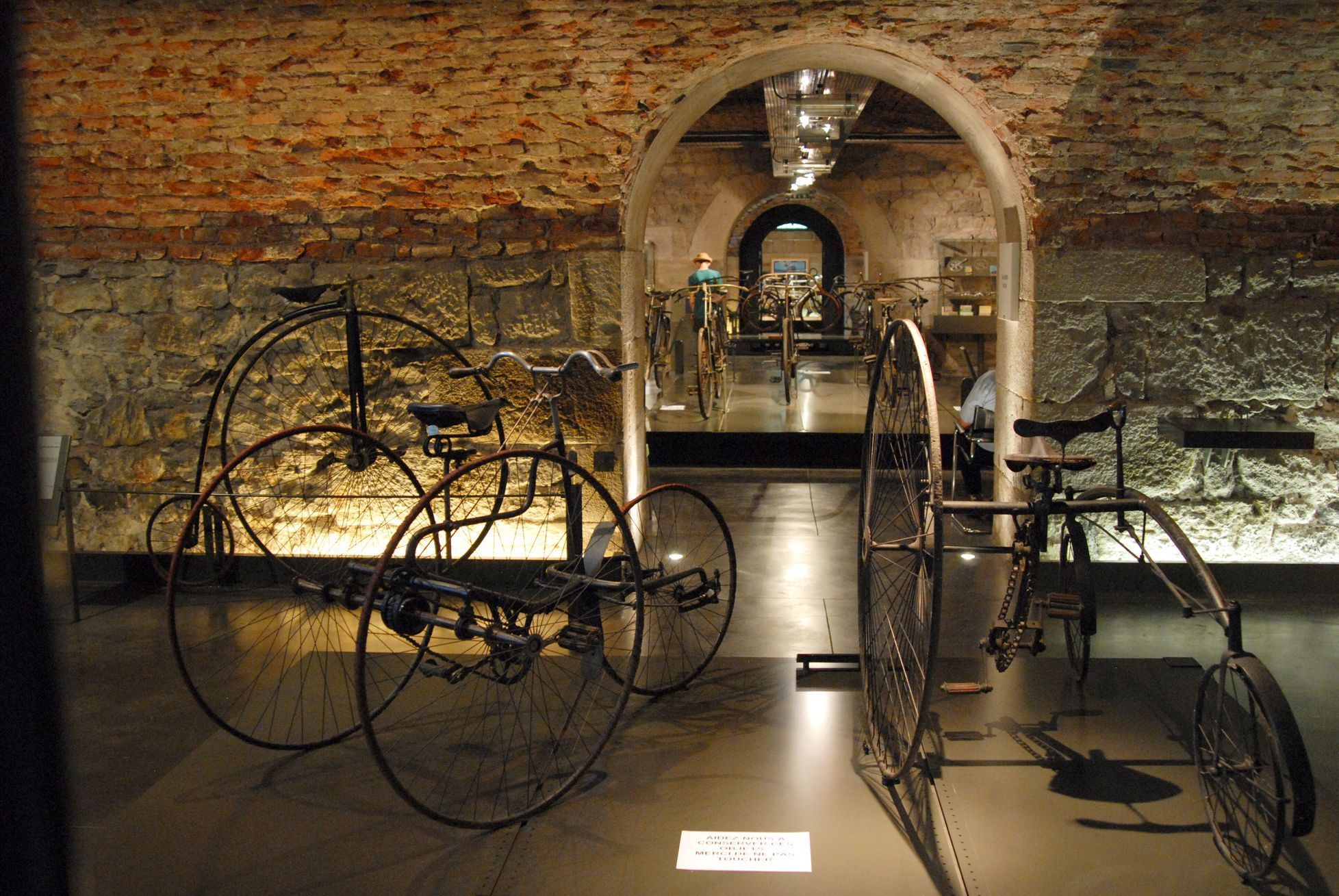 Renovaci historických kol si u Štěrby nejčastěji objednávají muzea.