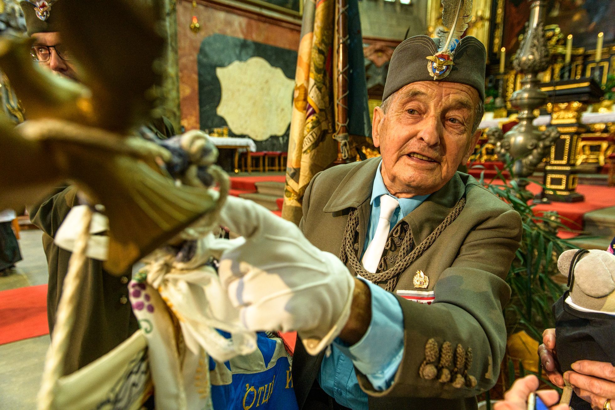 Richard Horák: Arcibiskup Dominik Duka žehná Mariánskému sloupu v Praze