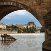Praha viděná z Hop On busu: krásné památky, Kafka, pivo, rum i sexshopy