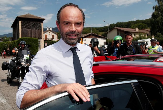 Francouzský premiér Edouard Philippe v 13. etapě na Tour de France 2018