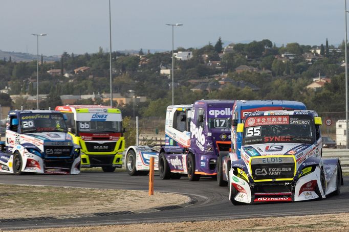 Piloti Buggyry Adam Lacko (55) v závodě ME v Jaramě