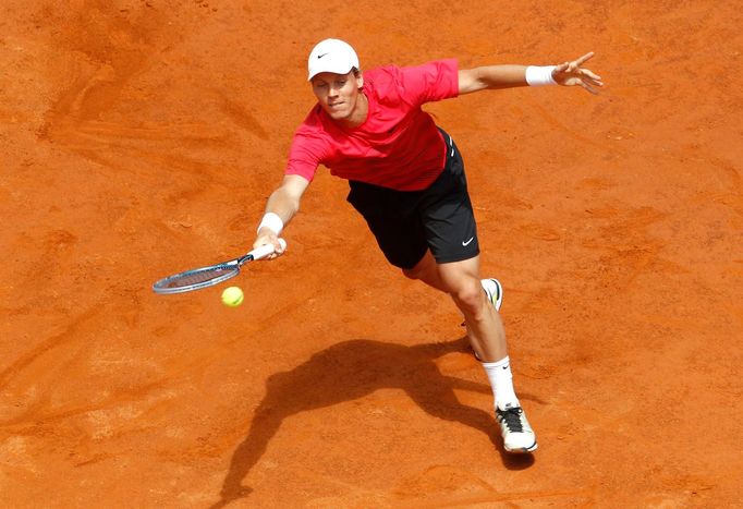 Tomáš Berdych v zápase s Rafaelem Nadalem na turnaji v Římě