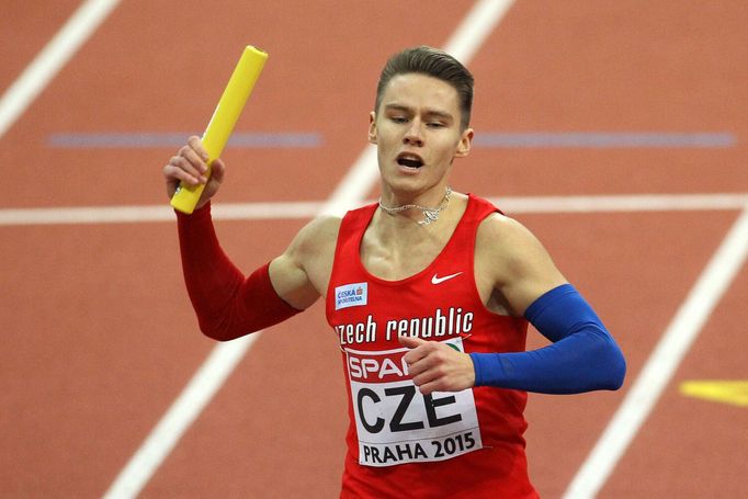 HME 2015 Praha: Pavel Maslák finišuje bronzovou štafetu na 4x400 m