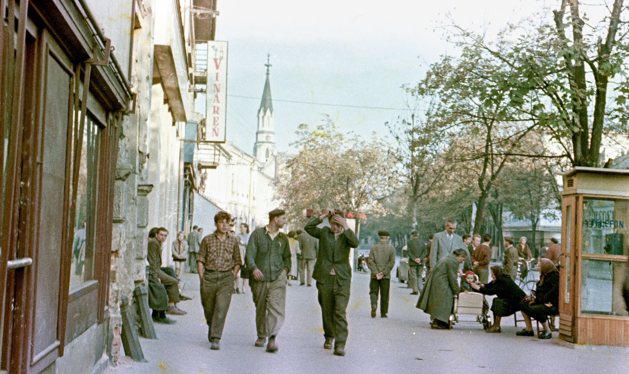 Slovensko, Barevné fotografie, Tenkrát na Slovensku, retro, Československo, domácí, Fortepan