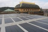 ...na střeše Národního divadla.
