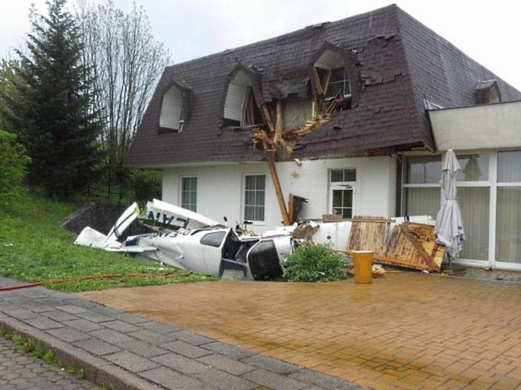 Letoun naboural do hotelu