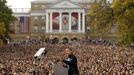 U.S. President Barack Obama speaks to an estimated crowd of 30,000 at a campaign rally in Madison, Wisconsin October 4, 2012. REUTERS/Kevin Lamarque (UNITED STATES - Tags: POLITICS ELECTIONS USA PRESIDENTIAL ELECTION) Published: Říj. 4, 2012, 9:26 odp.