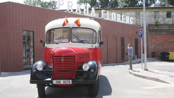 Florenc má novou odbavovací halu, Burger Kingu díky