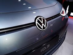 Volkswagen má nové logo.