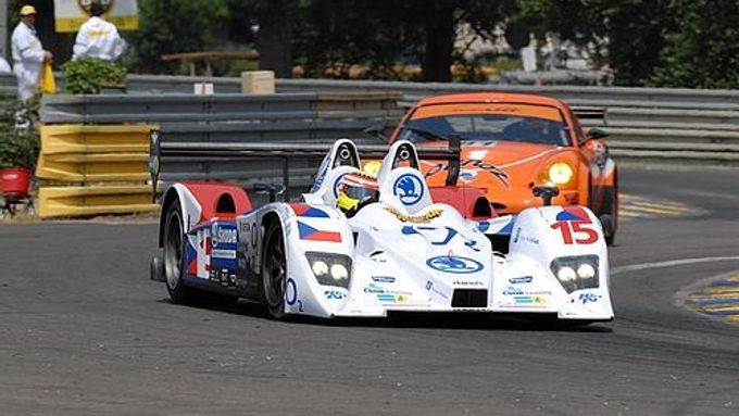 Alex Yoong za volantem Loly Judd české stáje Škoda Charouz Racing System při tréninku na závod 24 hodin v Le Mans.