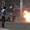 Hořící Haas Romaina Grosjeana ve Velké ceně Bahrajnu formule 1