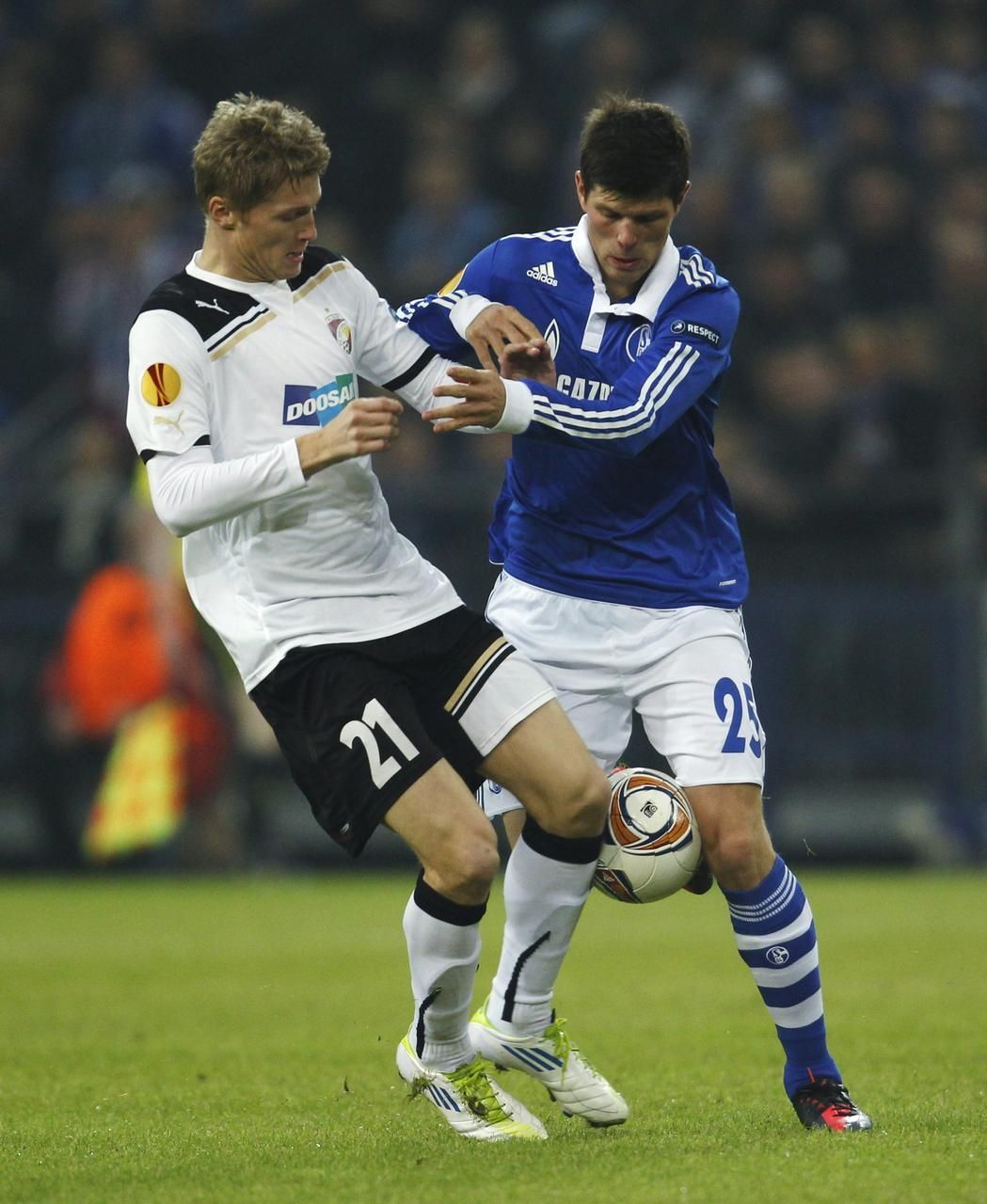 Schalke - Plzeň (Klaas-Jan Huntelaar, Václav procházka)