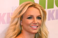 Americký soud ukončil téměř 14 let trvající opatrovnictví zpěvačky Britney Spearsové