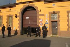 Muž se proboural do vězení v Borech, dostal 3 roky