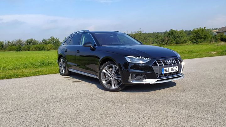 Audi A4 v provedení "bílá vrána". Naftový šestiválec pod kapotou je z jiné doby; Zdroj foto: Jakub Stehlík