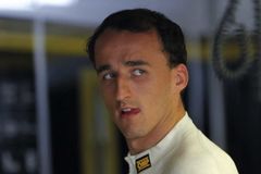 Další krok k návratu do F1. Kubica byl se starou formulí rychlejší než testovací jezdec Renaultu