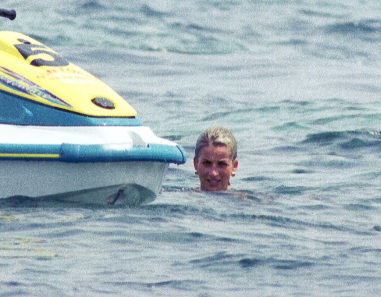 Diana, Lady Diana, poslední dny, Zahraničí