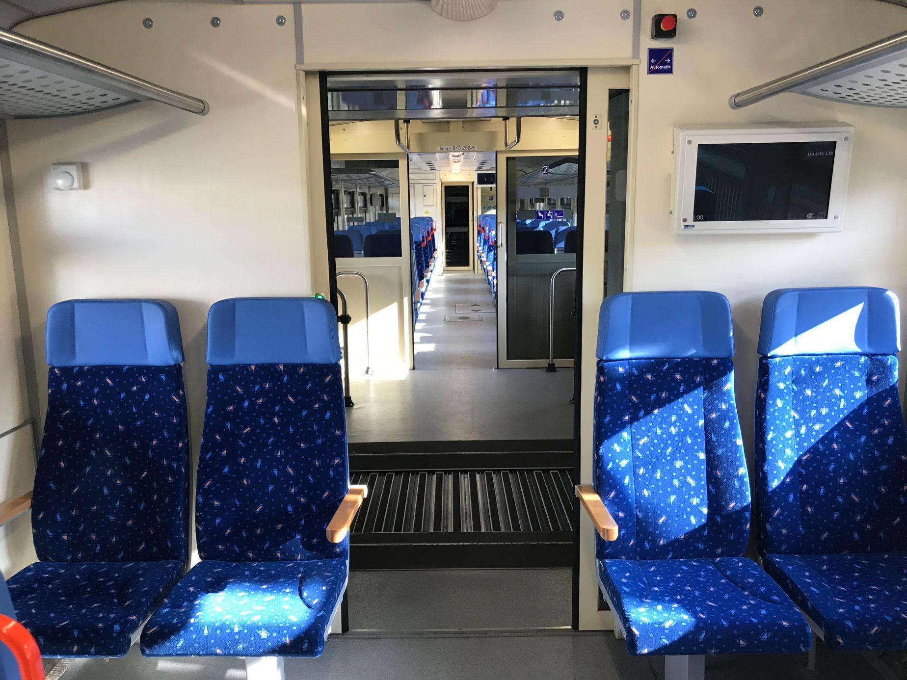 Mravenci na trati. Nové modernizované soupravy ze Slovenska - ŽOS Trnava
