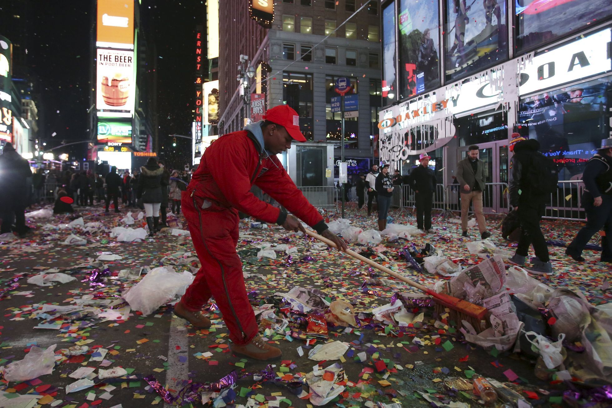 Úklid po oslavách Nového roku na Times Square
