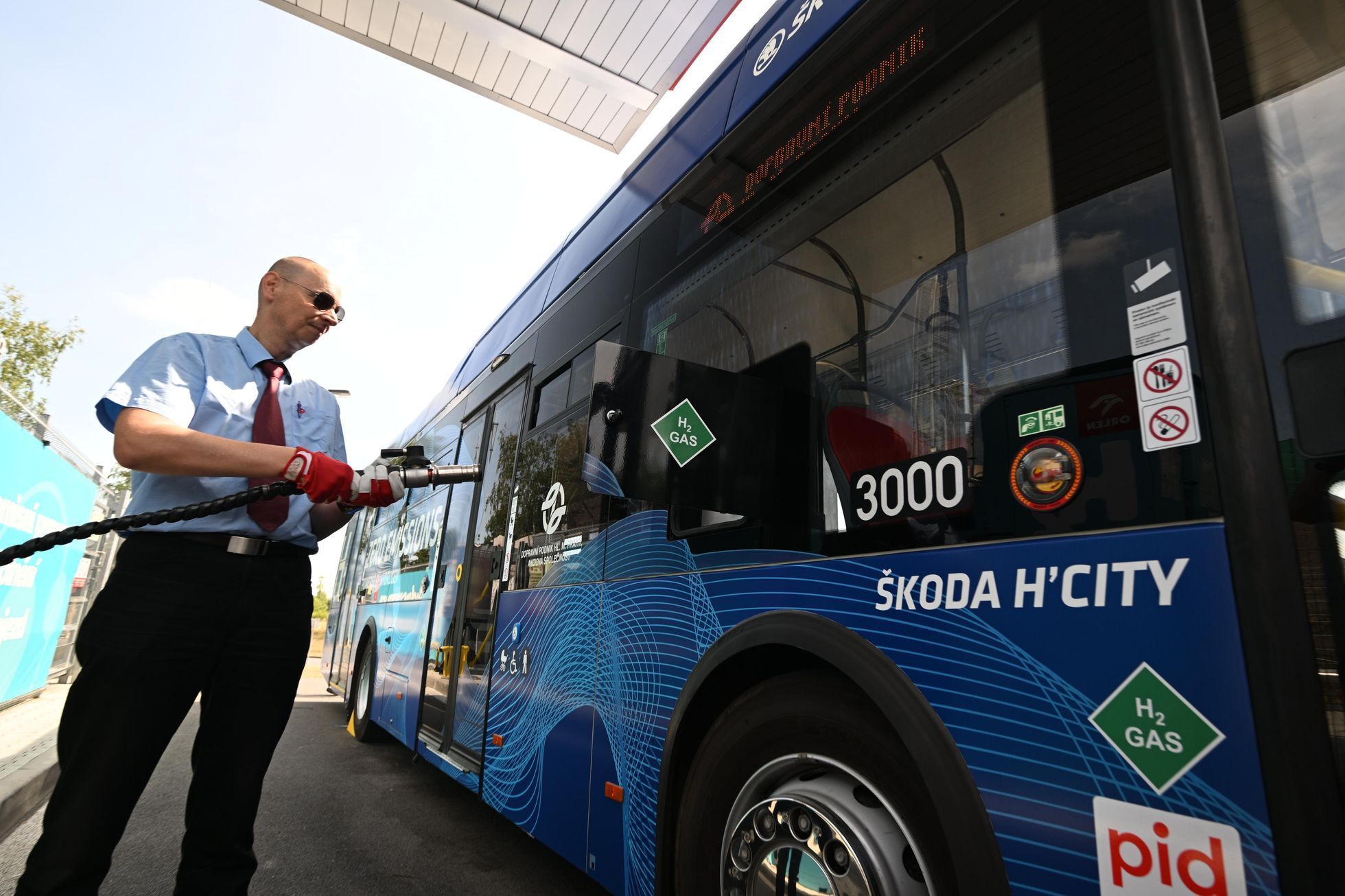 Vodíkový autobus MHD Praha, zahájení provozu