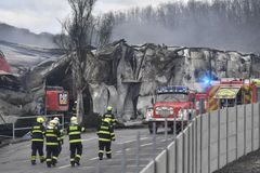 Víkendový požár si bere daň, Škoda Auto kvůli němu nedokončí až 16 000 Octavií