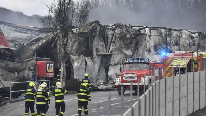 Víkendový požár si bere daň, Škoda Auto kvůli němu nedokončí až 16 000 Octavií; Zdroj foto: ČTK