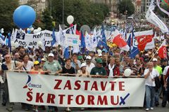 Nechceme reformu, znělo Václavským náměstím