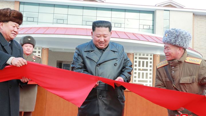 Kim Čong-un otevřel v KLDR nové lázeňské a zimní středisko. Má přilákat turisty