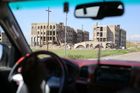 Přijíždíme do města Karakoš na severu Iráku, 30 kilometrů od válkou zdevastovaného Mosulu.