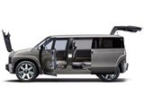 Toyota TJ Cruiser Concept - Lze sklopit všechna sedadla kromě řidičova do naprosté roviny a pak vozit třeba surfovací prkno nebo žebřík.
