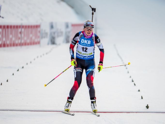 Eva Puskarčíková ve sprintu SP v Pokljuce 2018.