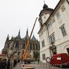 Snesení zvonů z bývalé Jezuitské koleje, Kutná Hora, zvony