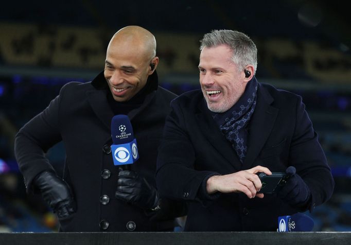 Jamie Carragher (vpravo) a Thierry Henry v roli televizních expertů