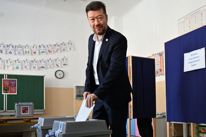 Předseda SPD Tomio Okamura odevzal svůj hlas.