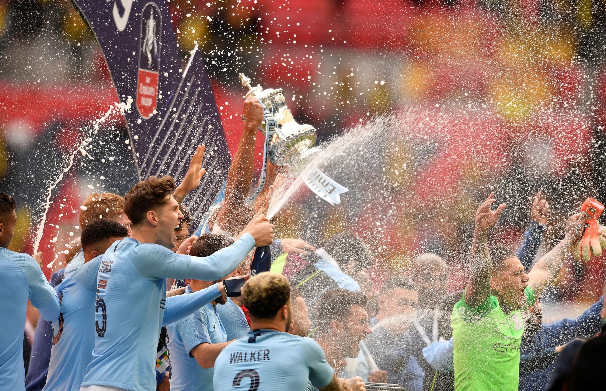 Fotbalisté Manchesteru City slaví vítězství ve finále Anglického poháru