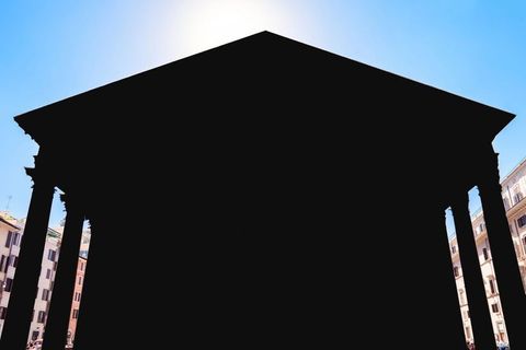 KVÍZ: Okurka, žehlička i matrjoška. Rozpoznáte slavné stavby jen podle jejich obrysů?