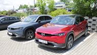 Mazda MX-30 je menší SUV s délkou 4,4 metru. Vyniká designem a má na sobě některé ne příliš časté detaily masově vyráběných aut...