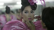 Účastnice soutěže Amazing Philippine Beauties, kde spolu soutěží transsexuálové a transvestité z celých Filipín o právo reprezentovat svou zemi na mezinárodní soutěži Miss International Queen v Thajsku