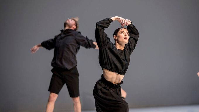 Inscenace Grand Jeté od Silvie Gribaudi měla na Tanci Praha světovou premiéru.